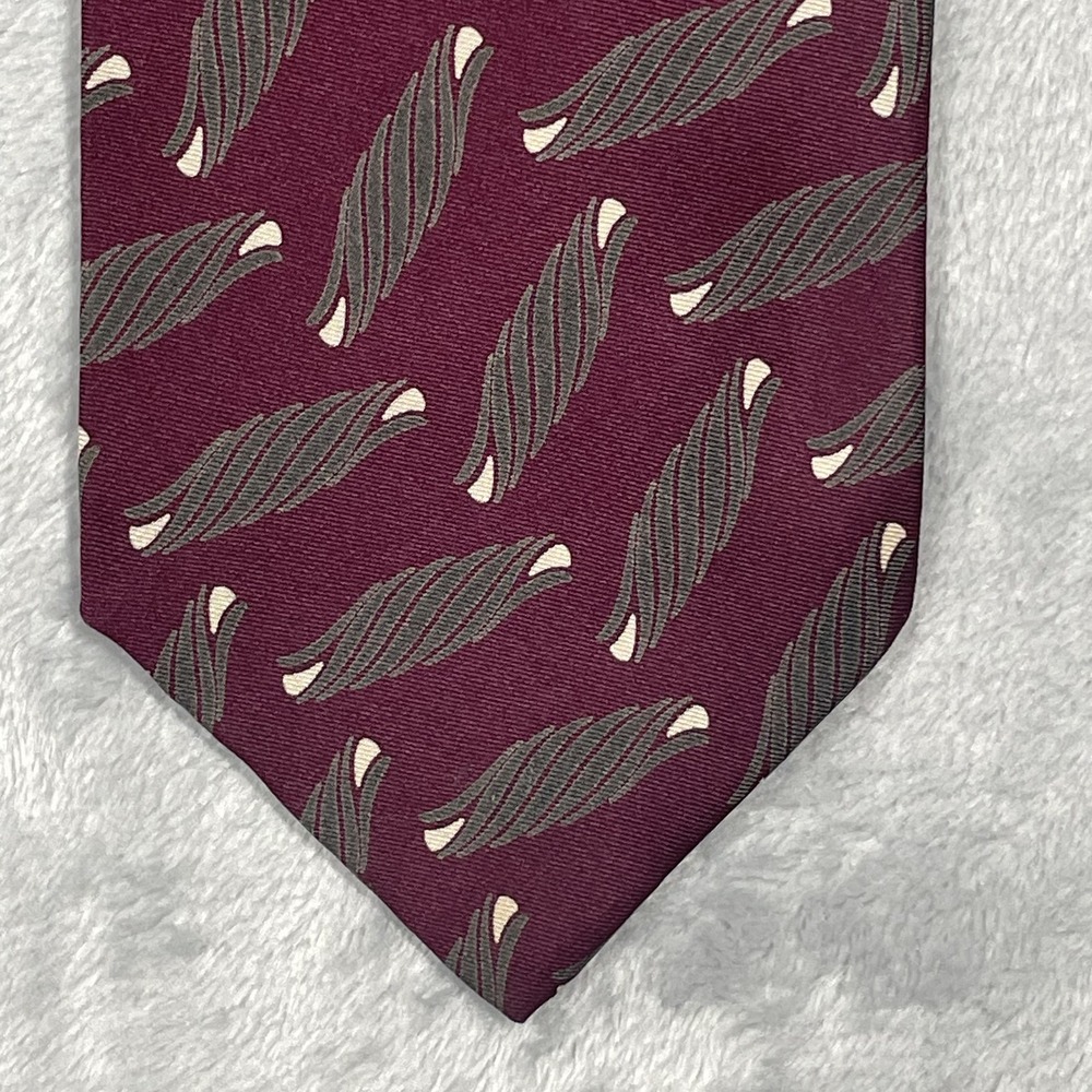 Giorgio Armani Cravatte Burgundy Silk Geometric Twist Pattern Necktie Italy